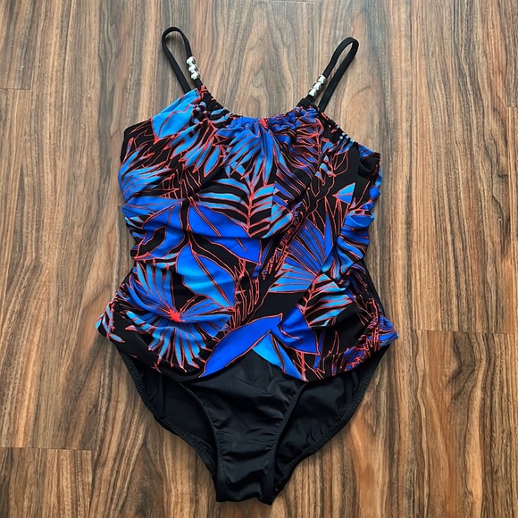 NWOT Magicsuit Hot Line Lisa - Picture 3 of 15